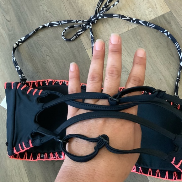 VOLCOM bandeau bikini top - Picture 8 of 8